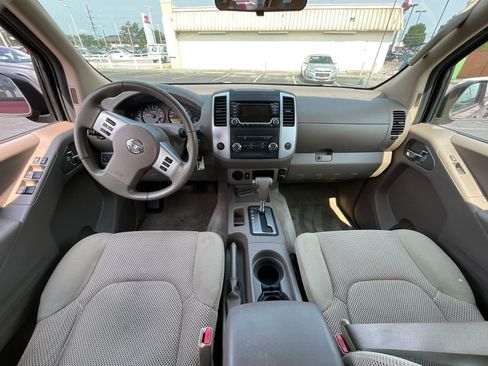Used 2018 Nissan Frontier SV RWD image 7