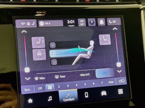 Used 2023 Jeep Grand Cherokee Altitude AWD/4WD image 16
