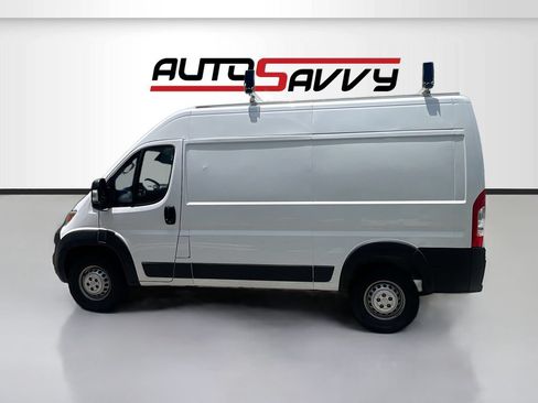 Used 2024 RAM ProMaster 2500 w/ Convenience Group FWD image 4