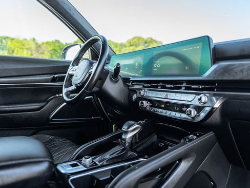 Used 2024 Kia Telluride SX Prestige X-Line image 12