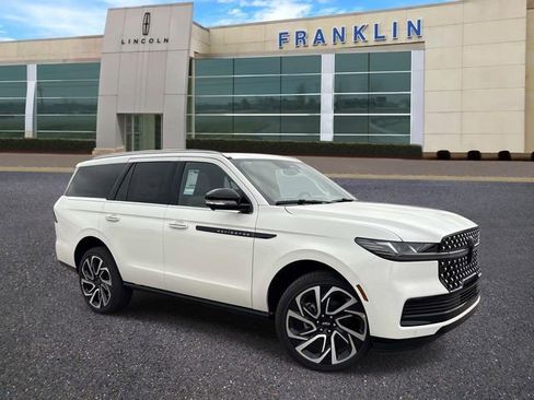 New 2026 Lincoln Navigator Black Label AWD/4WD image 1
