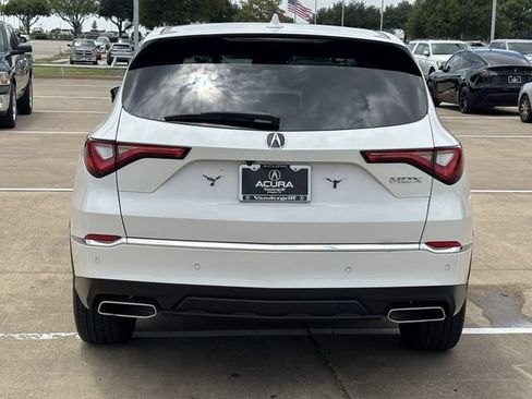 Used 2024 Acura MDX w/ Technology Package FWD image 4