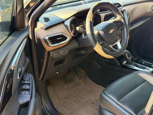 Used 2021 Chevrolet TrailBlazer ACTIV w/ Technology Package FWD image 19
