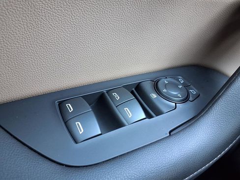 Used 2024 Chevrolet Blazer Premier image 25