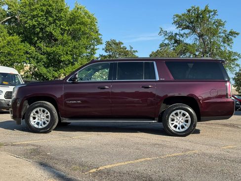 Used 2017 GMC Yukon XL SLT AWD/4WD image 3
