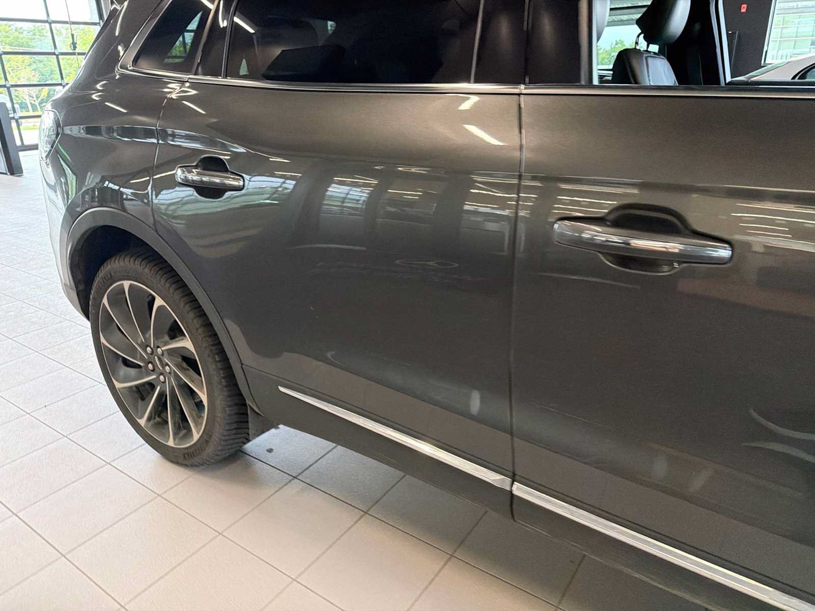 Used 2019 Lincoln Nautilus Reserve w/ Ultimate Package AWD/4WD image 9
