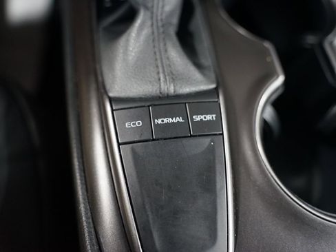 Used 2024 Toyota Camry SE image 25