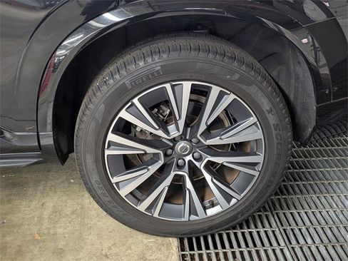 Certified 2022 Volvo XC90 T6 Momentum w/ Climate Package image 34