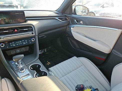 Certified 2024 Genesis G70 3.3T Advanced image 16