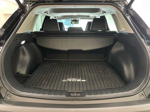 Certified 2024 Toyota Corolla Cross XLE image 31