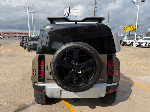 Used 2020 Land Rover Defender 110 First Edition image 12