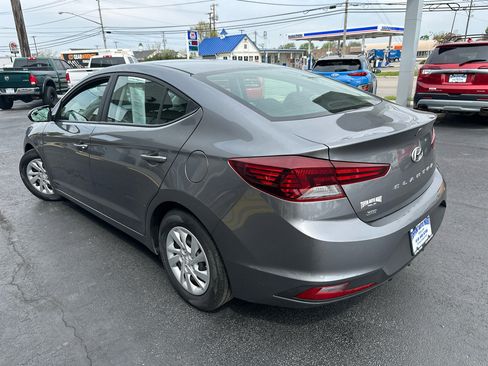 Used 2019 Hyundai Elantra SE w/ Cargo Package image 4