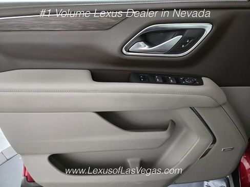 Used 2022 Chevrolet Tahoe Z71 w/ Luxury Package AWD/4WD image 28