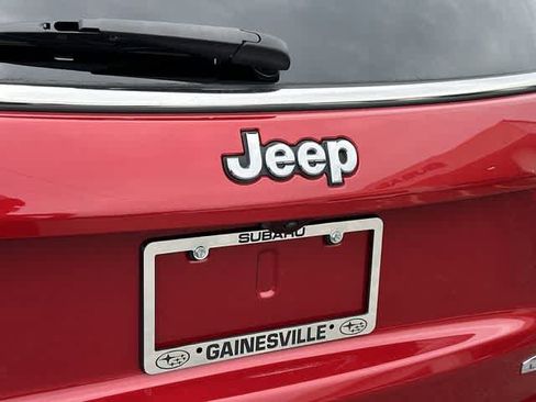 Used 2024 Jeep Compass Latitude w/ Convenience Group AWD/4WD image 11