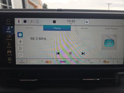 Used 2025 Jeep Wrangler Sport image 19