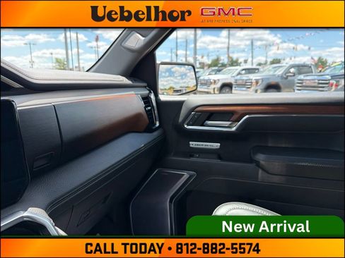 Used 2023 GMC Sierra 1500 Denali w/ Denali Reserve Package AWD/4WD image 33