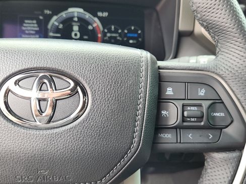 Used 2025 Toyota Sequoia Limited w/ Tow Technology Package AWD/4WD image 18