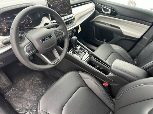 New 2026 Jeep Compass Limited image 9