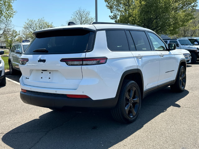 Used 2023 Jeep Grand Cherokee L Laredo AWD/4WD image 2