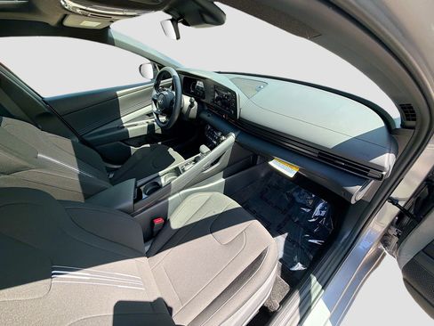 Certified 2026 Hyundai Elantra SEL Sport w/ Cargo Package FWD image 29
