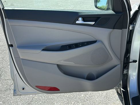 Used 2019 Hyundai Tucson Value AWD/4WD image 13