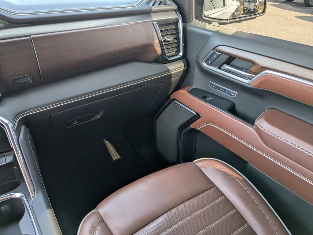 Used 2024 GMC Sierra 1500 Denali Ultimate AWD/4WD image 17