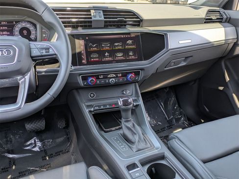 New 2025 Audi Q3 2.0T Premium image 6