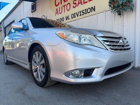 Used 2011 Toyota Avalon Limited FWD image 1