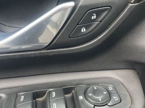 Used 2022 GMC Terrain SLE w/ Driver Convenience Package AWD/4WD image 7