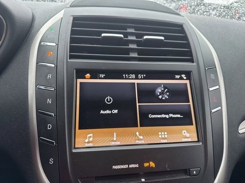 Used 2017 Lincoln MKC Premiere image 25