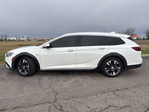 Used 2018 Buick Regal Essence w/ Driver Confidence Package #1 image 7