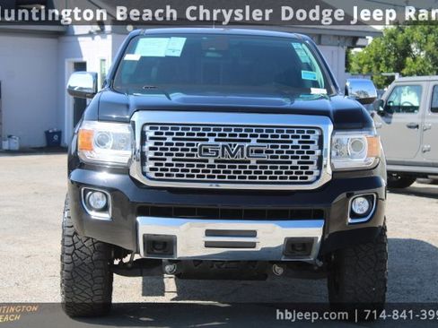 Used 2019 GMC Canyon Denali image 2