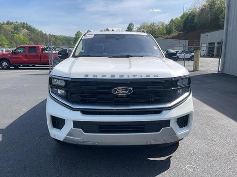Certified 2025 Ford Expedition Platinum AWD/4WD image 3