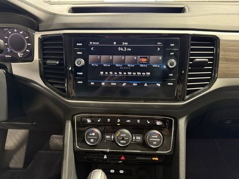 Used 2022 Volkswagen Atlas SEL image 18