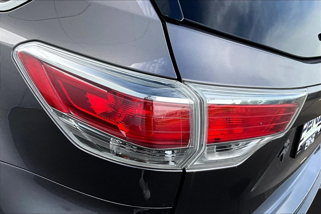 Used 2015 Toyota Highlander Limited AWD/4WD image 19