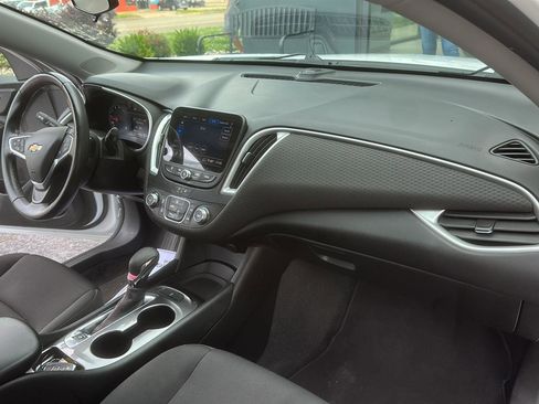 Used 2022 Chevrolet Malibu RS image 22