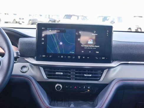 Used 2025 Ford Explorer ST-Line w/ Premium Package image 13