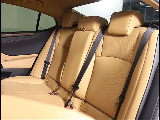 Certified 2025 Lexus ES 350 w/ Premium Package FWD image 10