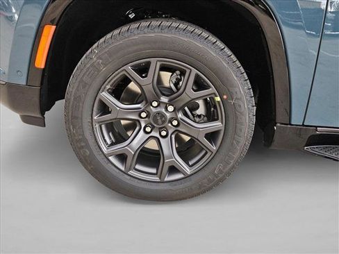 New 2026 Jeep Grand Wagoneer Limited AWD/4WD image 10