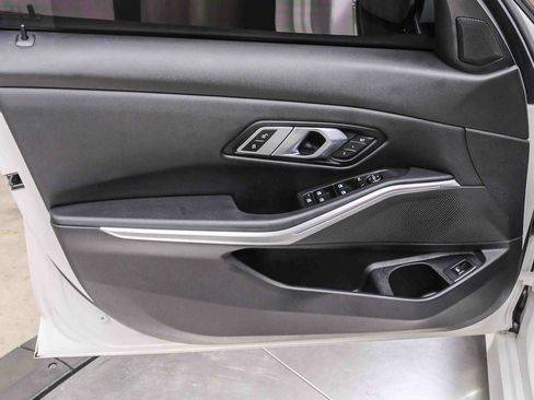 Used 2023 BMW 330i Sedan w/ M Sport Package RWD image 27