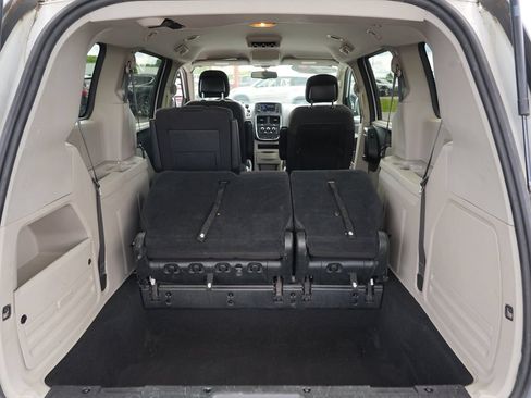 Used 2018 Dodge Grand Caravan SE w/ UConnect Hands-Free Group FWD image 25