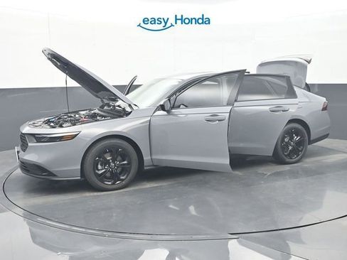 Used 2025 Honda Accord SE image 36