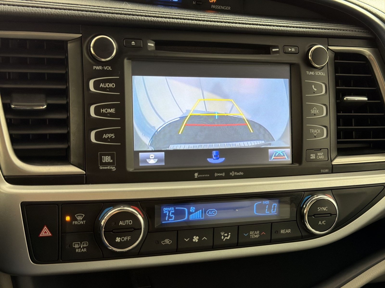 Used 2019 Toyota Highlander Limited Platinum AWD/4WD image 19