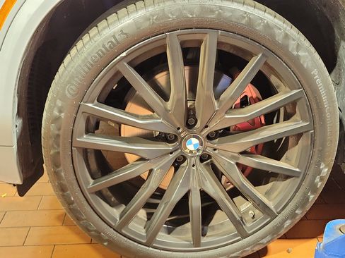 Certified 2024 BMW X5 xDrive40i w/ M Sport Package image 6