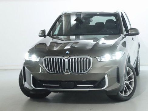 Certified 2025 BMW X5 xDrive40i w/ Premium Package image 3