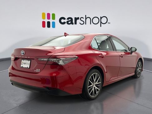 Used 2024 Toyota Camry XLE w/ Cold Weather Package FWD image 5