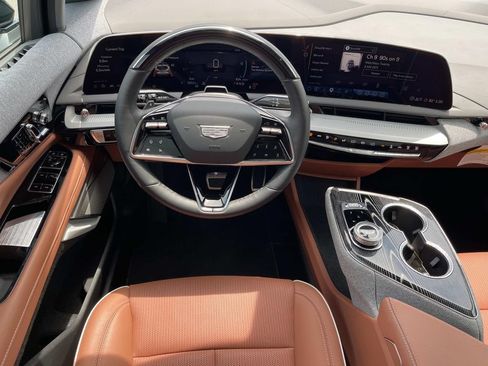 Used 2025 Cadillac Optiq Sport 2 AWD/4WD image 14