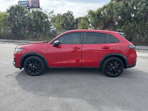 Used 2023 Honda HR-V Sport image 3