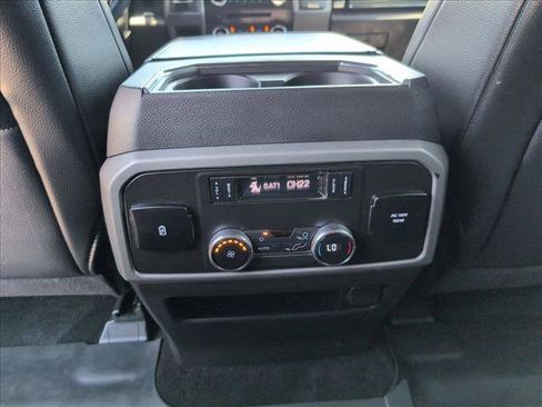 Used 2018 Ford Expedition XLT w/ Equipment Group 202A AWD/4WD image 16