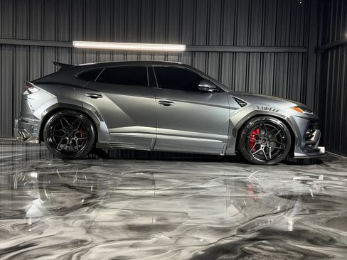 Used 2019 Lamborghini Urus AWD/4WD image 11